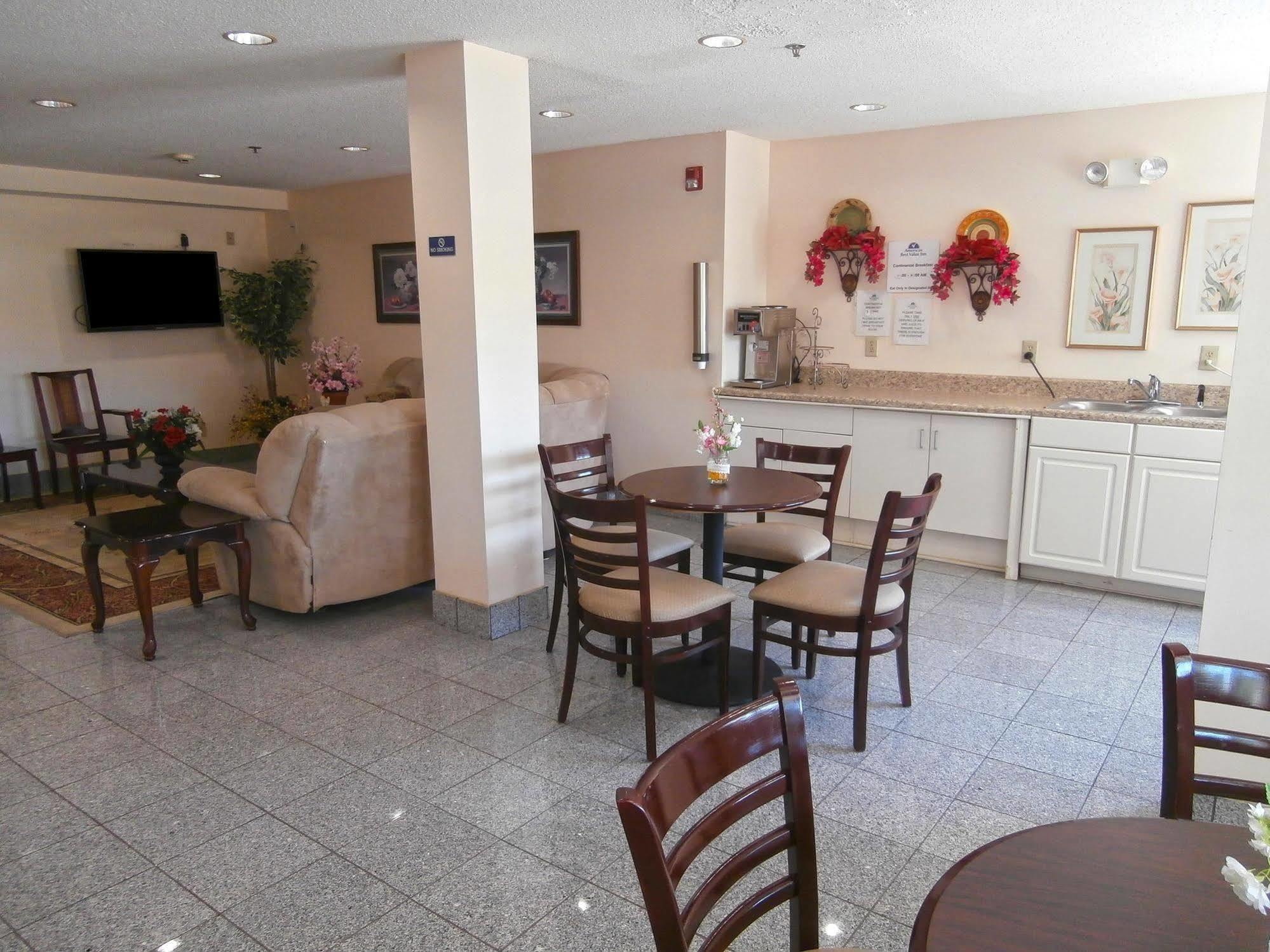 America'S Best Value Inn & Suites-Mcdonough Exterior photo